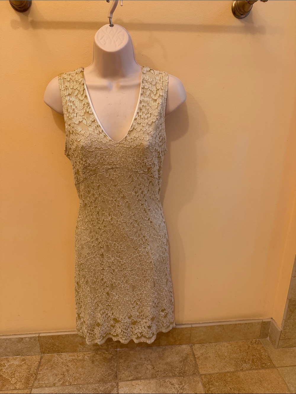 European Sleeveless Ivory Lace V-Neck Dress - made in UK - S/M - vintage